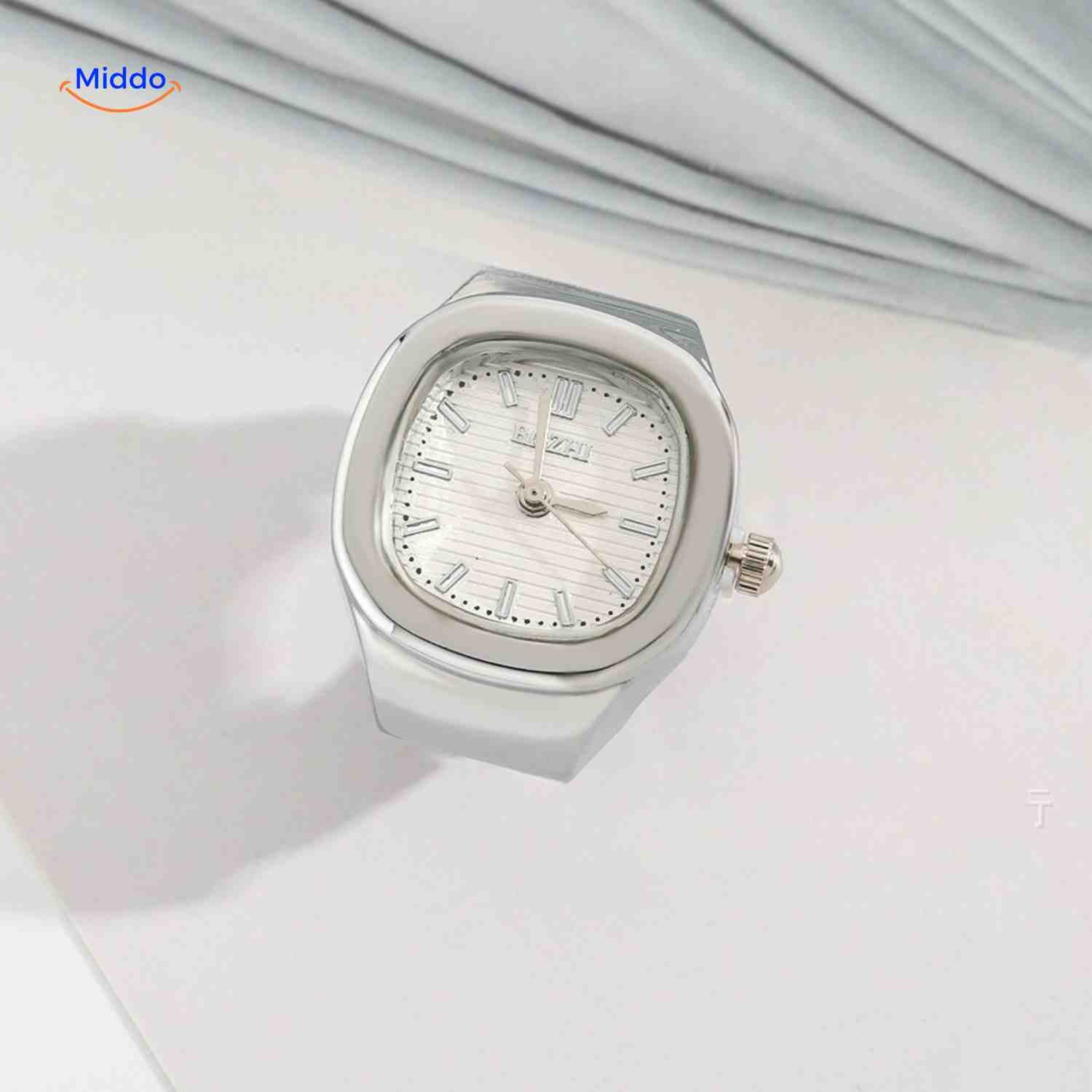 Timora Ringuhren in Silber mit weißem Zifferblatt - jetzt entdecken auf www.middo.de.