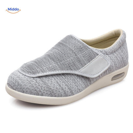 Trendstep Dunkler Schuh mit Streifenstruktur