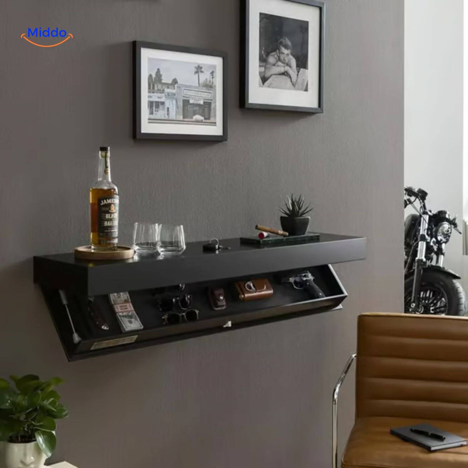 Vinaluxe Regal schwarz mit einfachen Aufbewahrungsmöglichkeiten www.middo.nl