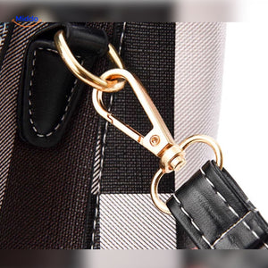 VivaLuxe Tote nahe am Haken-Design und Leder-Detail