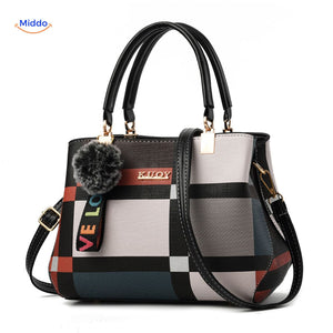 VivaLuxe Tote Tasche mit süßem Quastenpompon www.middo.de