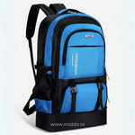 Blauer VoyagePro Adventure-Rucksack mit robusten Schulterriemen.