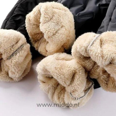 Nahaufnahme des Fleecefutters der WarmGuard Thermo Unisex Hose