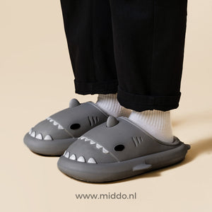 WintersSharkies schwarze Hausschuhe mit rutschfester Sohle