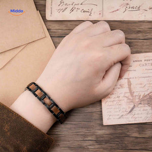 Woodforge Armband – Elegante Holzarmband für Ihr Handgelenk. Besuchen Sie uns auf !