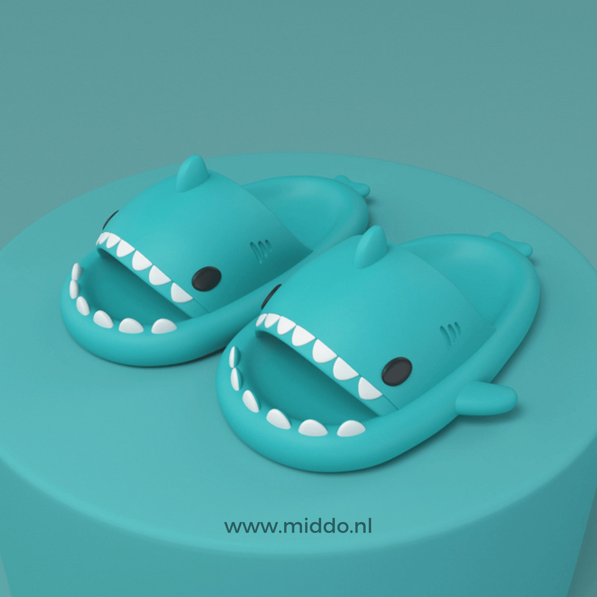ZomerSharkies mintgrüne Flip-Flops auf mintgrünem Hintergrund - www.middo.de
