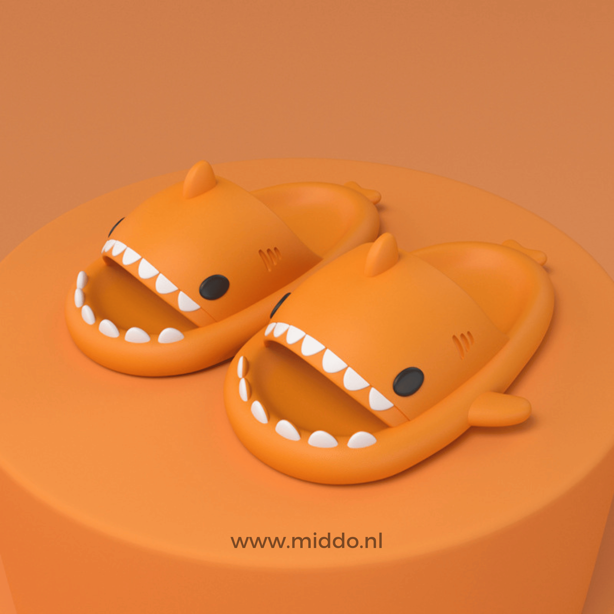 ZomerSharkies orange Flip-Flops auf orange Hintergrund - www.middo.de