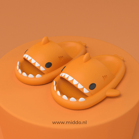ZomerSharkies orange Flip-Flops auf orange Hintergrund - www.middo.de