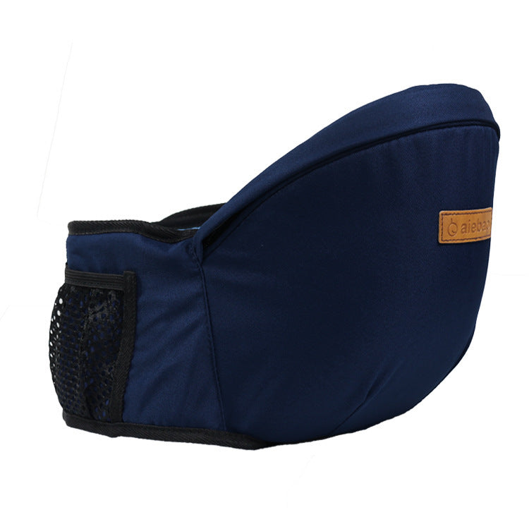 Blaue SnuggleSeat Babytrage-Lösung auf weißem Hintergrund.