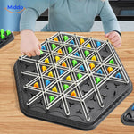 brainflex Schach interaktives Denkspiel mit elastischen und dreieckigen Teilen middo.nl