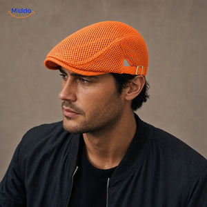 Casual Mesh Flat Cap in Orange an einem Herrenmodell