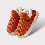 Orangene Komfort-Fleece-Pantoffeln mit weißem Fleece-Futter und weißen Gummisohlen