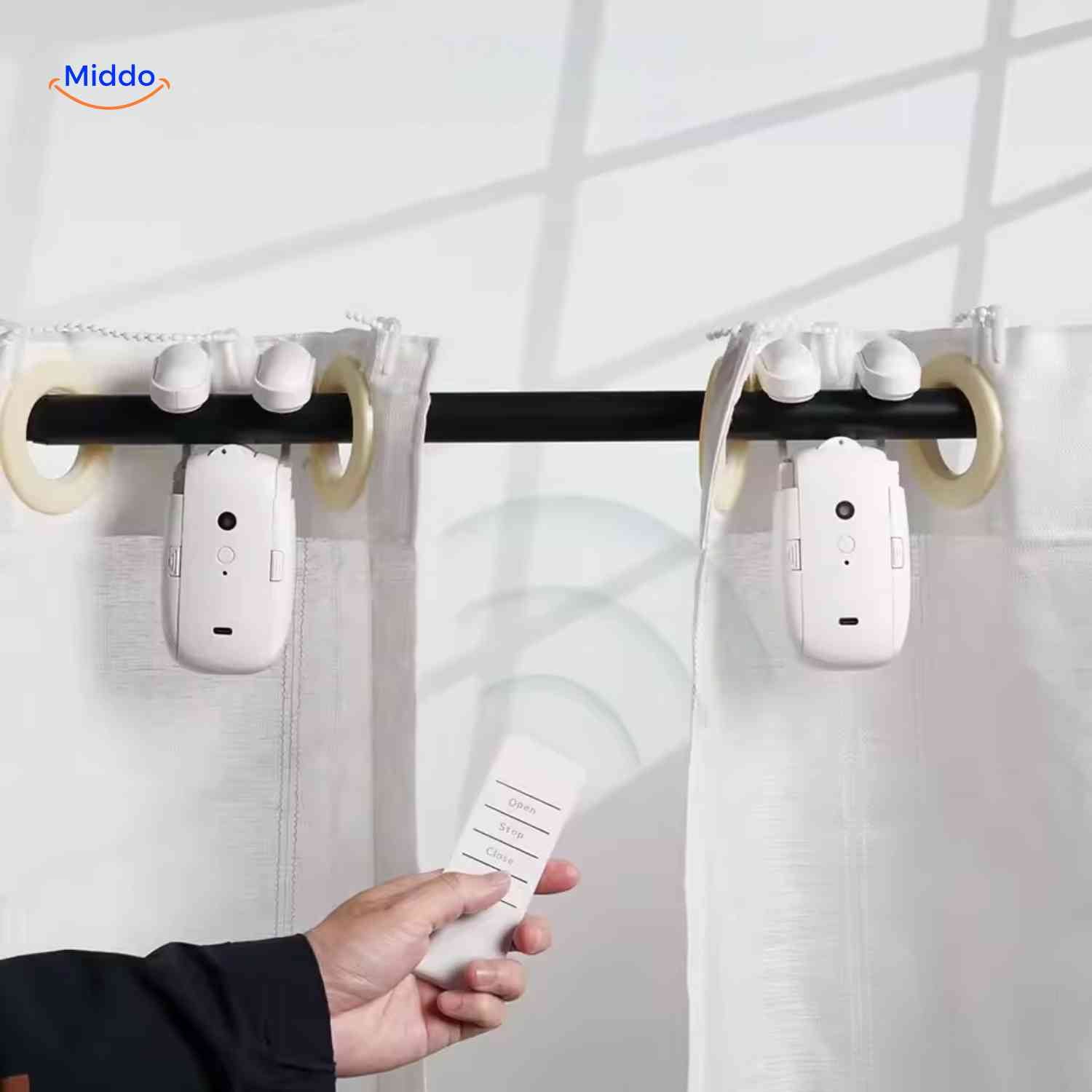 Curtana Vorhangmotor Duo Smart Vorhangmotoren mit Fernbedienung auf Stange www.middo.nl