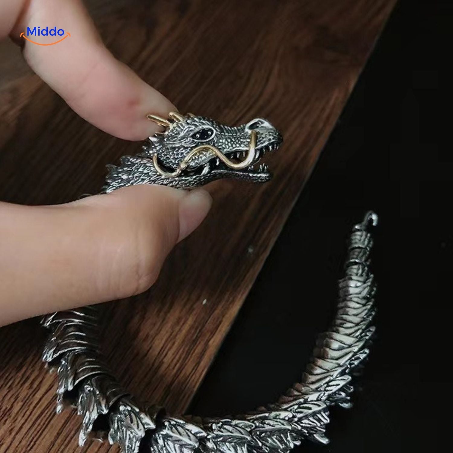drakenarmband in robuuste bouw