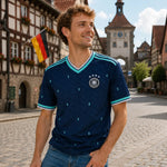 WM 2026 Supportershirt Deutschland in dunkelblau als Fußballshirt für Herren