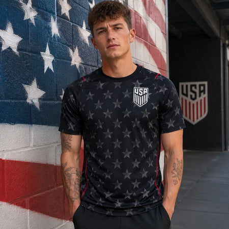 WM 2026 Supportershirt Vereinigte Staaten in schwarz mit Sternen als Fußballshirt für Herren