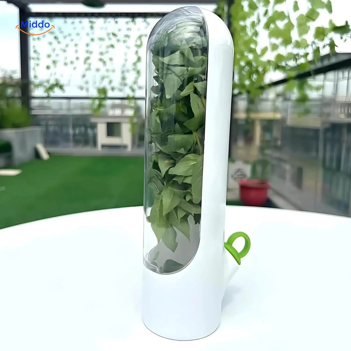 Freshherbkeeper™ Kräuterkonservierungstool Auf Einem Tisch