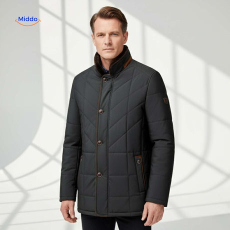 Froston Jacke in Schwarz, wattierte Ausführung mit Knöpfen und Taschen – jetzt auf www.middo.de entdecken!