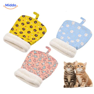 **FurHaven Kuscheliges Katzenbett Grün mit Fischmuster - In Wohnqualität**