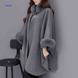 Furina Capejacke grauer Woll-Poncho mit Pelz - www.middo.de