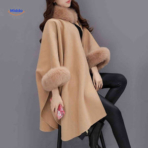 Furina Capejacke stilvoller Poncho mit Fell und Reißverschluss - Jetzt entdecken auf www.middo.de!
