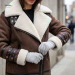 Furvia-Jacke mit Close-Up-Details in Lederoptik und Fellkragen – Jetzt auf www.middo.de entdecken!