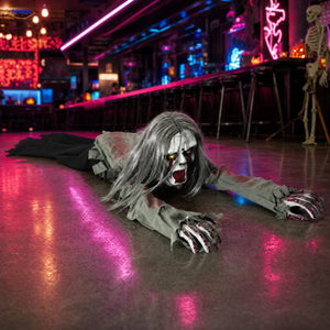 GhostEcho™ kriechender Halloween-Geist in einer Partykulisse