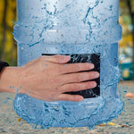 Bringen Sie das wasserdichte Klebeband auf einem leckenden Wasserbehälter an.