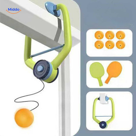 Hangingbounce Trainer Türinstallation mit bunten Schlägern und Bällen