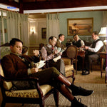 Herringlux Weste: Mobster in elegantem Raum www.middo.nl