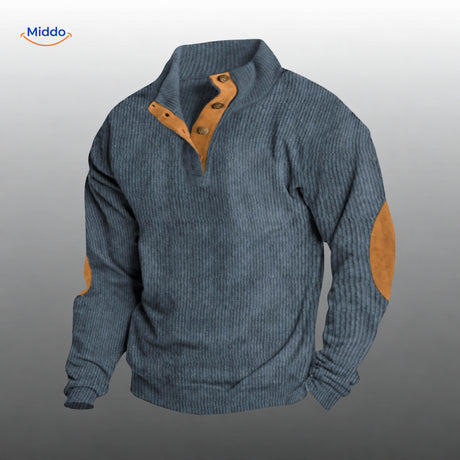 IndieWear Cordpullover in Blaugrau mit brauner Knopfleiste und Ellenbogenbesätzen.