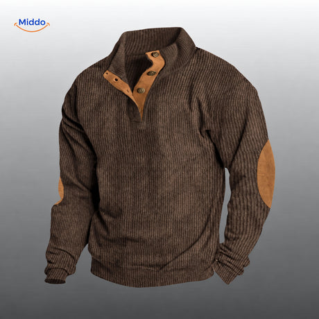 IndieWear Cordpullover in Braun mit brauner Knopfleiste und Ellenbogenbesätzen.