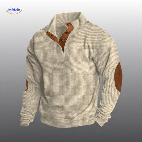 IndieWear Cordpullover in Hellgrau mit brauner Knopfleiste und Ellenbogenbesätzen.