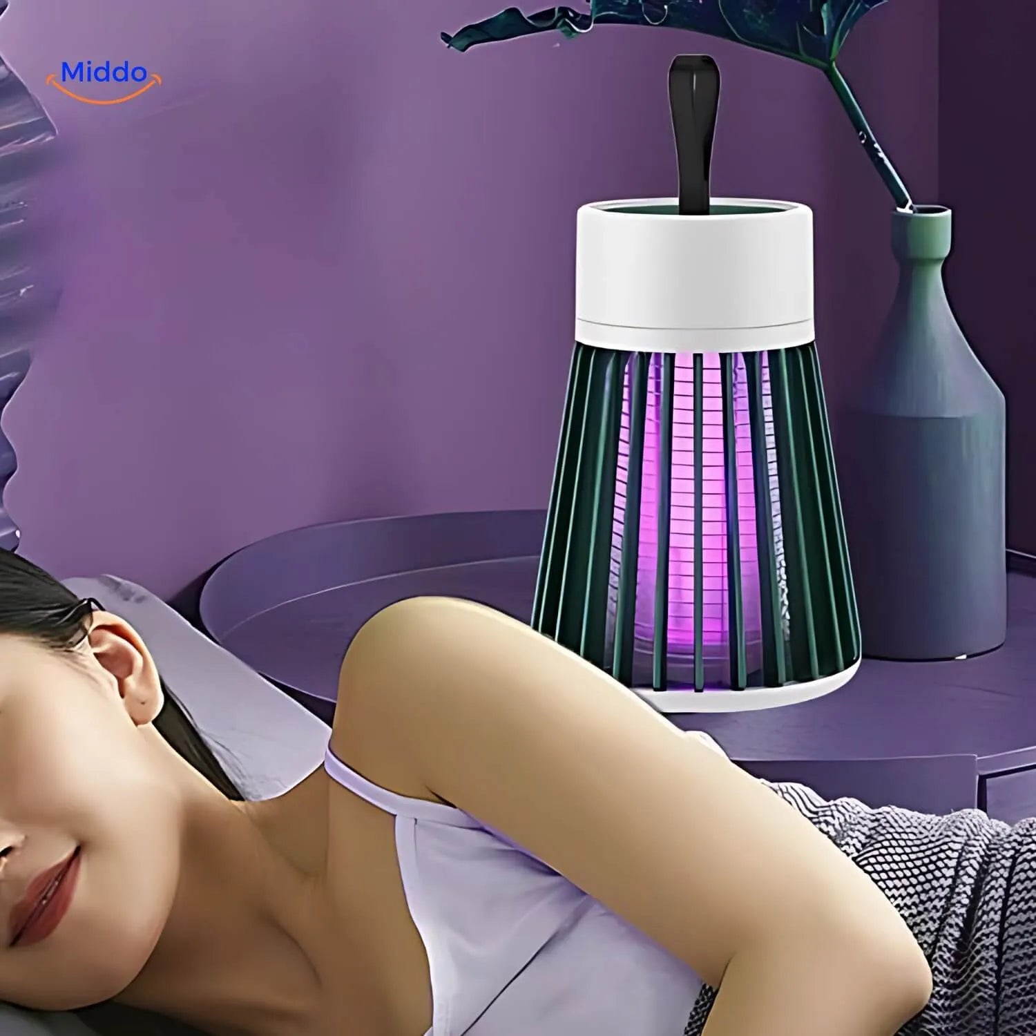 InstaZap™ USB Mückenlampe im Schlafzimmer
