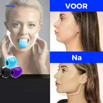 Frau verwendet den KaakMaster Pro Kiefertrainer, um Gesichtsfett zu reduzieren und die Kieferlinie zu verbessern.