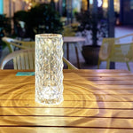 Kristall-Tischlampe mit spezieller 3D-Technologie, elegantes Design.
