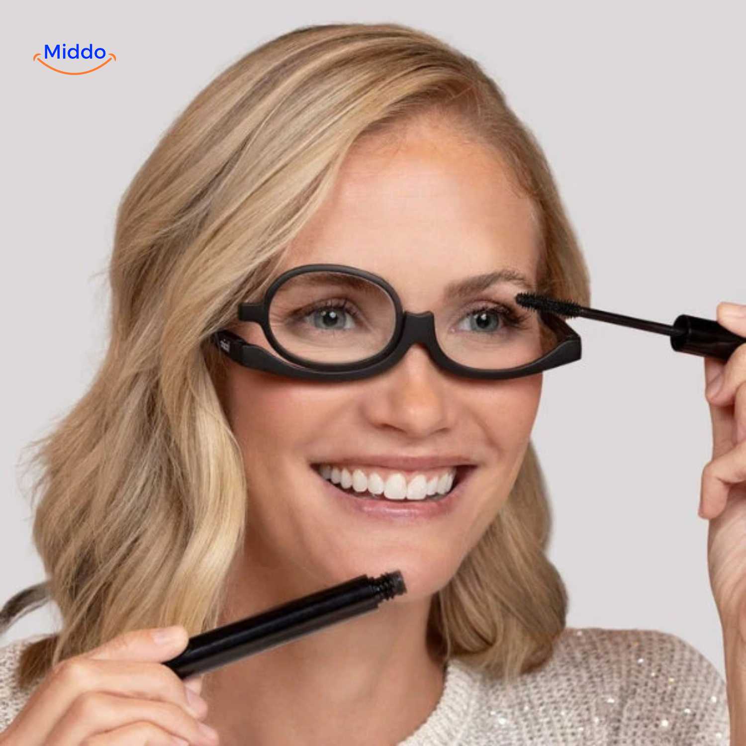 loopex Brille Wimperntusche auftragen mit einseitiger Linse Brille www.middo.de