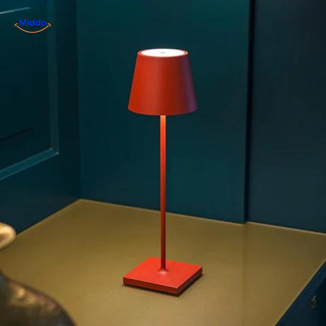 Lumiset Moderne Minimalistische Tischlampe Mit Einem Schlichten Roten Design