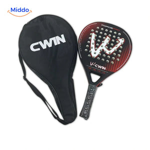 CourtControl Padelschläger: rot-schwarzer Schläger mit Schutzhülle.