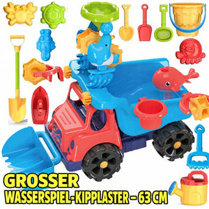 SplashPlay Wasser- und Sandspielzeug: roter Kipplaster mit blauer Ladefläche und Sandwerkzeug.