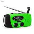 Notfallradio in Grün mit ausgeklappter Kurbel, Solarpanel und Taschenlampe