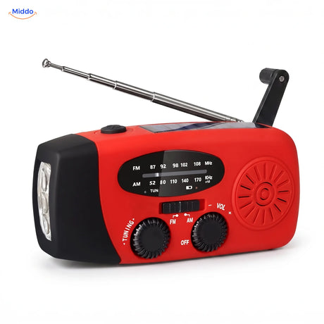 Notfallradio in Rot mit ausgeklappter Kurbel, Solarpanel und Taschenlampe