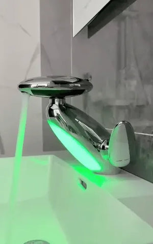 Penguin-Wasserhahn, verchromt, mit grüner LED-Beleuchtung, wassersparend, für die Montage am Waschbecken - www.middo.de