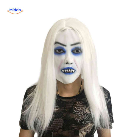 Phantomix Maske: Kalt, gespenstisch Vampir-Maske mit Blau-Schattierungseffekt Entdecken Sie die Phantomix Maske, die mit ihrem frostigen, spookhaften Design und dem faszinierenden Blau-Schattierungseffekt zum echten Blickfang wird. Ideal für Halloween-Events oder Themenpartys! Holen Sie sich jetzt Ihr Exemplar auf