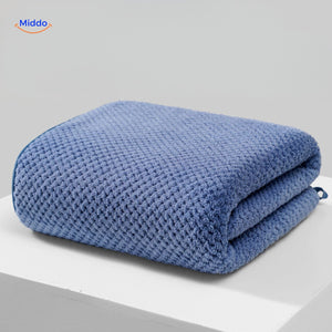 Das Ananasgrid Handtuch ist schnell trocknend und absorbierend, perfekt als Geschenk für die Mitte