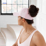 ponylite Tier rosa Kappe mit Haarausschnitt und hohen Dutt Damenstil www.middo.de