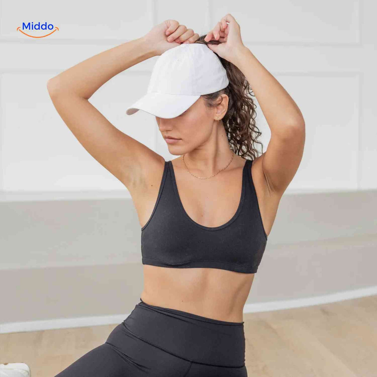 ponylite pet weiße Kappe mit Haaröffnung für Frauen im Fitnessstil