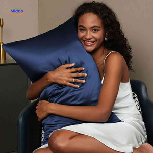 Silkora Kissenbezug Dunkelblau Satin - Hochwertiger Kissenbezug für einen eleganten Look und optimalen Schlafkomfort. Besuchen Sie jetzt unsere Website für mehr Informationen!