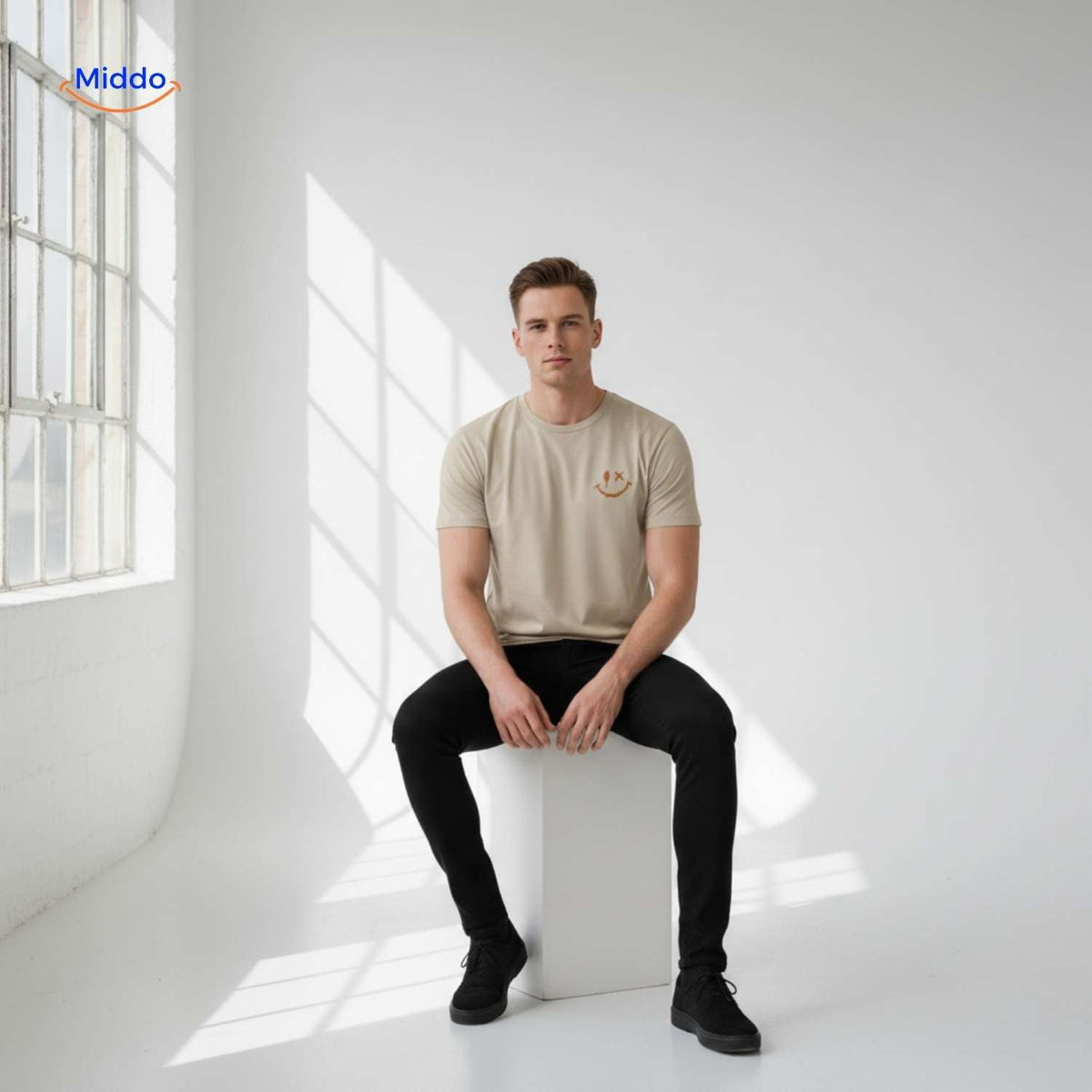 Beige Smileywave T-Shirt für Herren – Minimalistisches Design Entdecken Sie unser hochwertiges beige Smileywave T-Shirt für Herren. Perfekt für einen lässigen Look im minimalistischen Stil. Gönnen Sie sich dieses zeitlose Kleidungsstück und setzen Sie auf Komfort und Stil. Jetzt kaufen auf !