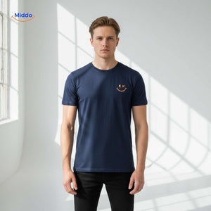 **Smileywave T-Shirt in Navy Blau - Lässiger Look** Entdecken Sie das Smileywave T-Shirt in elegantem Navy Blau für einen entspannten Stil. Ideal für jede Gelegenheit! Jetzt erhältlich auf